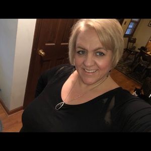 Meet your Posher, Laurie